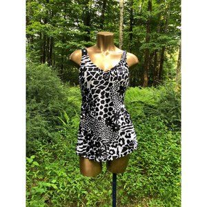 sz med large black and white abstract floral print